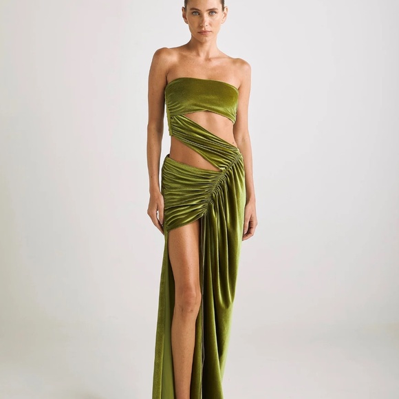 Ayre - Vera Dress in Green Velvet - Picture 2 of 3